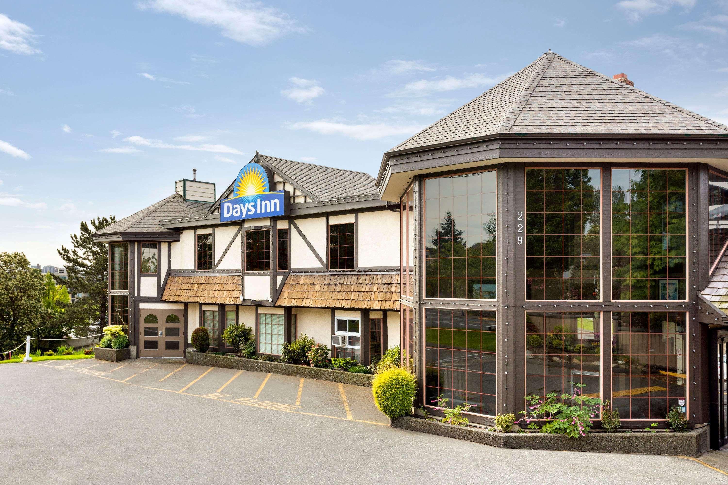 Days Inn By Wyndham Victoria Uptown Eksteriør billede
