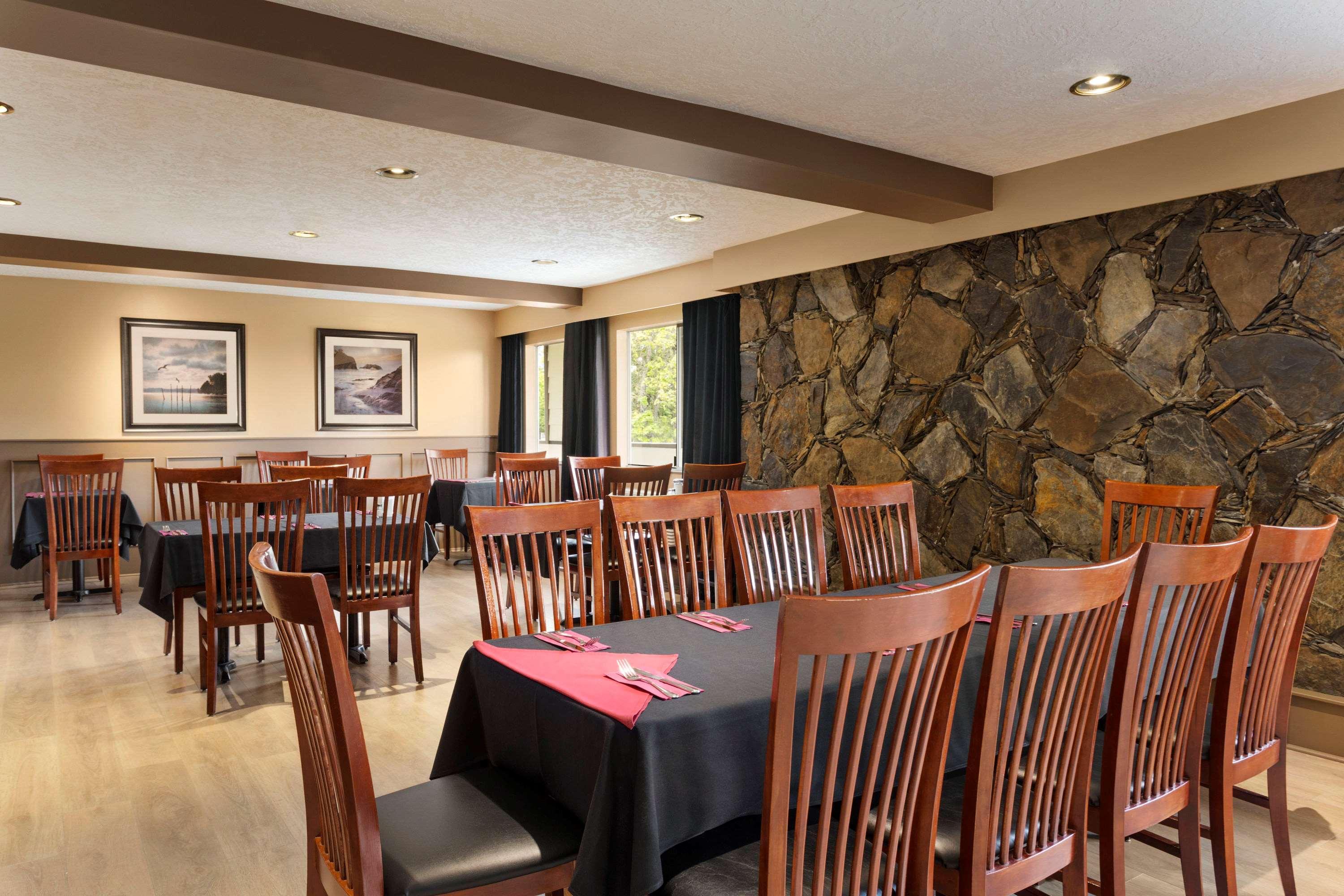 Days Inn By Wyndham Victoria Uptown Restaurant billede