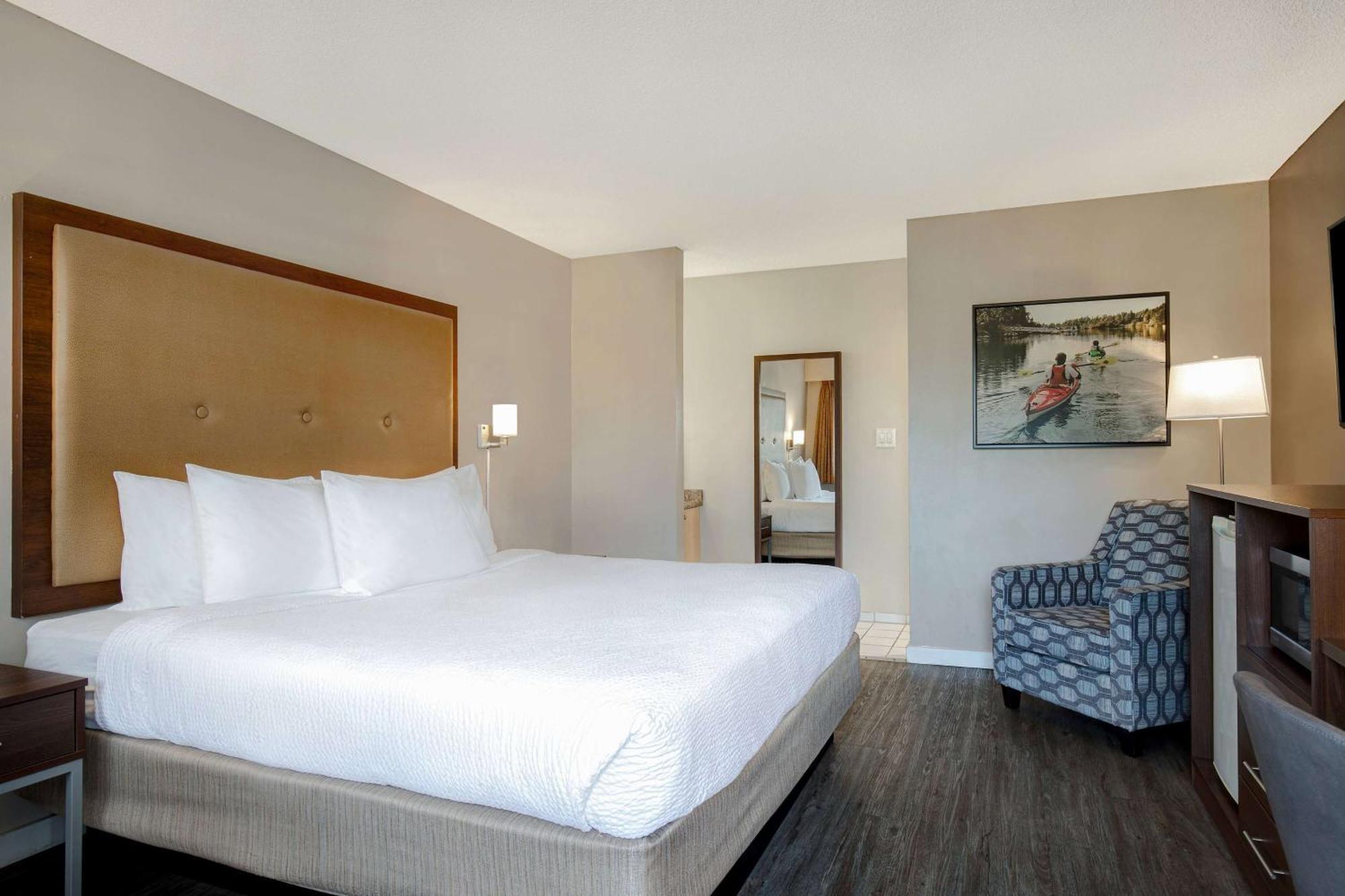 Days Inn By Wyndham Victoria Uptown Eksteriør billede